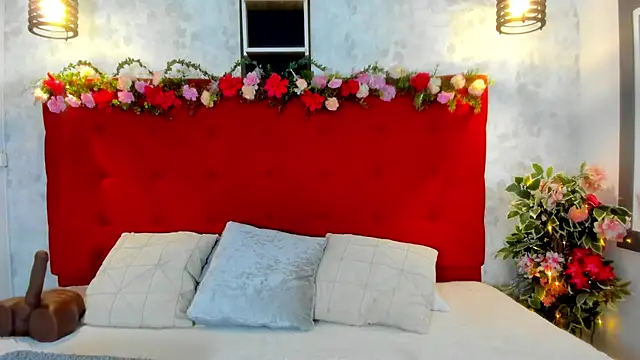 Snapshot of SilvannaFit chatting on 11.05.25 SilvannaFit online show from 11.05.25