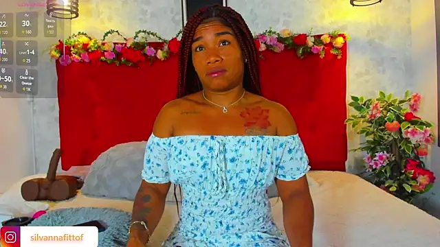 Snapshot of SilvannaFit chatting on 11.29.25 SilvannaFit online show from 11.29.25