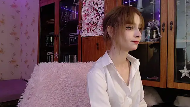 Snapshot of cloudgirrl chatting on 01.30.25 cloudgirrl online show from 01.30.25