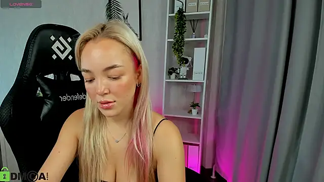 Christy Little online show from 11.17.25