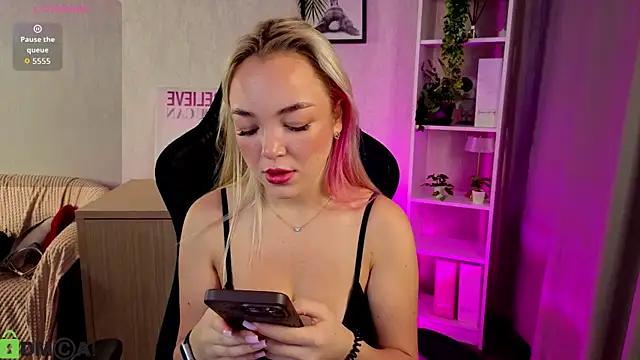 Christy Little online show from 12.02.25