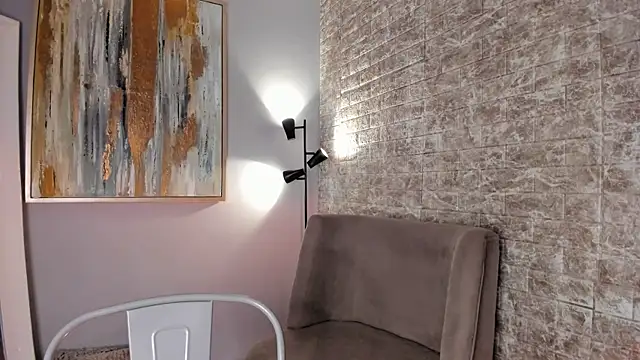 Snapshot of tamara_aluna chatting on 02.19.25 tamara aluna online show from 02.19.25