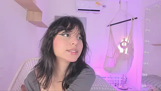 Snapshot of tamara_aluna chatting on 03.13.25 tamara aluna online show from 03.13.25