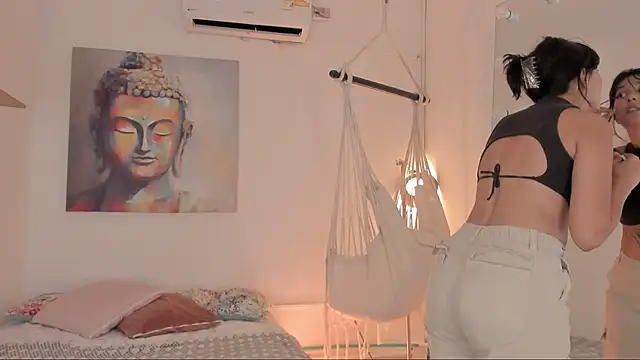 Snapshot of tamara_aluna chatting on 03.19.25 tamara aluna online show from 03.19.25
