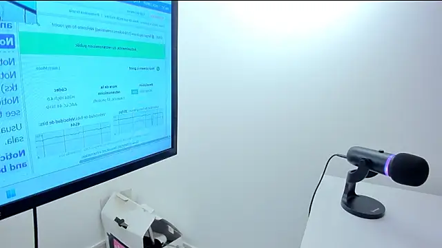 Snapshot of tamara_aluna chatting on 10.13.25 tamara aluna online show from 10.13.25