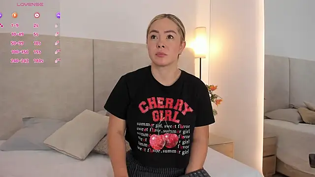 Saori newman online show from 11.11.25