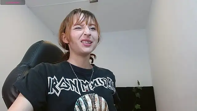Snapshot of CelesteAyase chatting on 02.04.25 CelesteAyase online show from 02.04.25