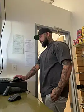 Snapshot of jr91esl chatting on 02.05.25 jr91esl online show from 02.05.25