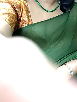 Snapshot of indian_anu_mallu chatting on 03.11.25 indian anu mallu online show from 03.11.25