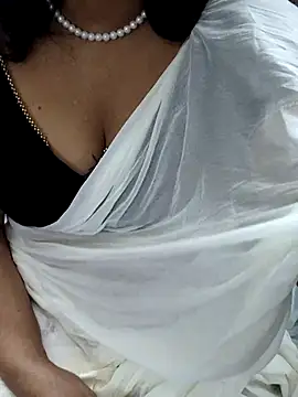 Snapshot of indian_anu_mallu chatting on 03.12.25 indian anu mallu online show from 03.12.25