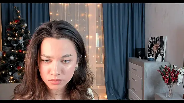 Snapshot of EmeliaReaper chatting on 02.18.25 EmeliaReaper online show from 02.18.25