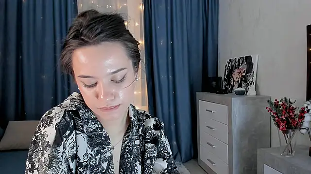 Snapshot of EmeliaReaper chatting on 02.23.25 EmeliaReaper online show from 02.23.25