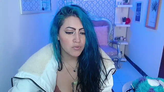 scarleth blue online show from 02.26.25