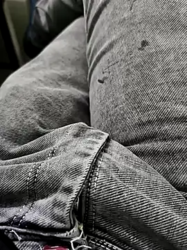 Snapshot of faaseel chatting on 02.26.25 faaseel online show from 02.26.25