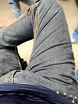 Snapshot of faaseel chatting on 09.19.25 faaseel online show from 09.19.25