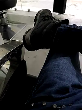 Snapshot of faaseel chatting on 10.11.25 faaseel online show from 10.11.25