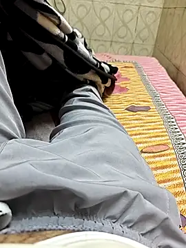 Snapshot of faaseel chatting on 11.16.25 faaseel online show from 11.16.25