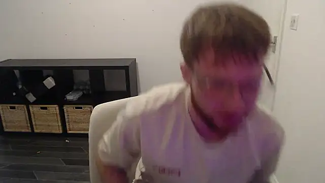 Snapshot of PrettyGinger chatting on 12.04.24 PrettyGinger online show from 12.04.24