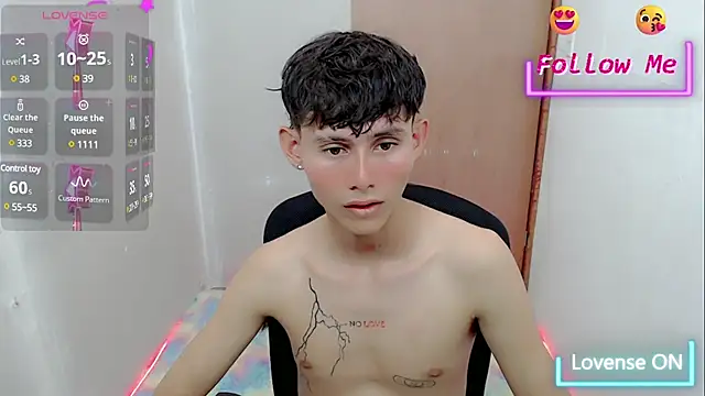Snapshot of tanjiro_cute chatting on 01.14.25 tanjiro cute online show from 01.14.25