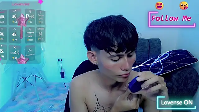 Snapshot of tanjiro_cute chatting on 01.28.25 tanjiro cute online show from 01.28.25