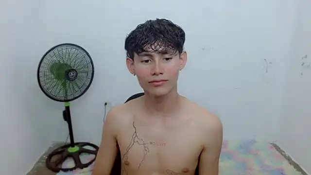 Snapshot of tanjiro_cute chatting on 03.21.25 tanjiro cute online show from 03.21.25