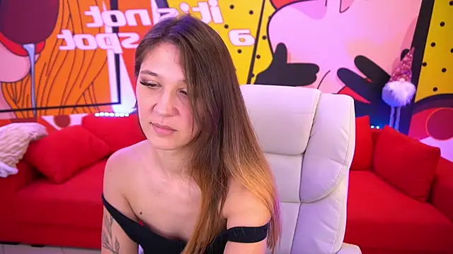 Snapshot of DreamyLinaa chatting on 12.24.24 DreamyLinaa online show from 12.24.24