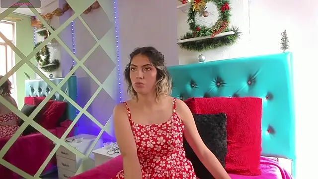 Snapshot of Annie__winter chatting on 12.15.24 Annie winter online show from 12.15.24