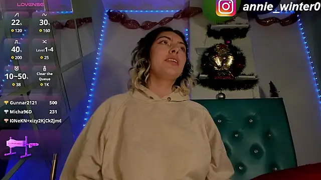 Snapshot of Annie__winter chatting on 12.23.24 Annie winter online show from 12.23.24