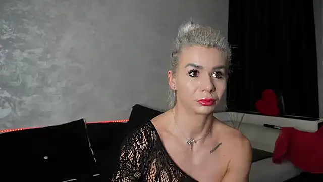 SquirtyFit Devil online show from 01.26.25