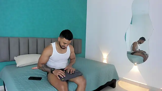 Snapshot of bruno_miller_ chatting on 03.19.25 bruno miller online show from 03.19.25