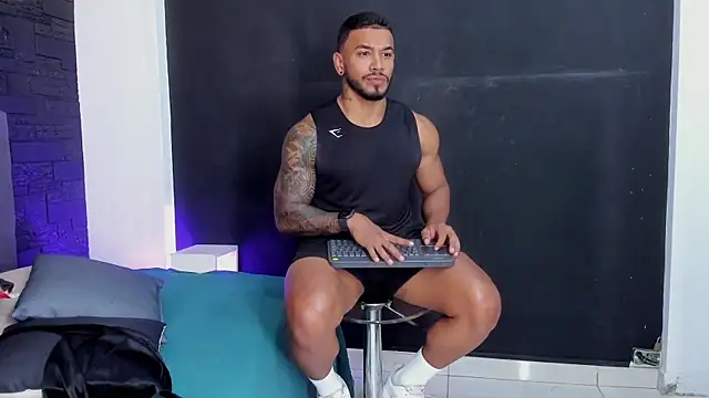 Snapshot of bruno_miller_ chatting on 09.17.25 bruno miller online show from 09.17.25
