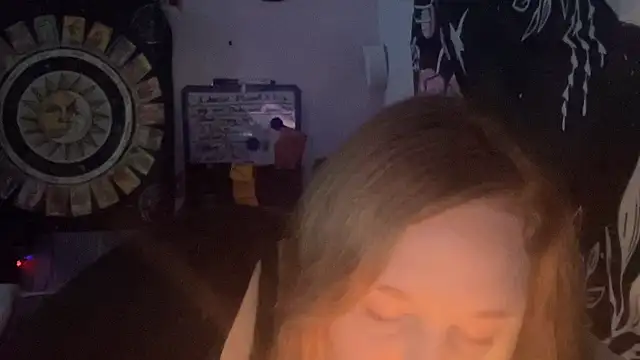 Snapshot of thickgingergoddess chatting on 01.19.25 thickgingergoddess online show from 01.19.25