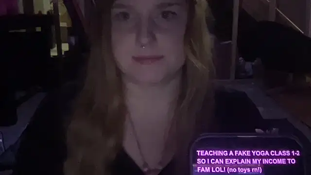 Snapshot of thickgingergoddess chatting on 02.05.25 thickgingergoddess online show from 02.05.25