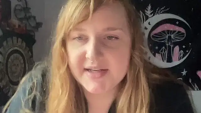 Snapshot of thickgingergoddess chatting on 02.06.25 thickgingergoddess online show from 02.06.25
