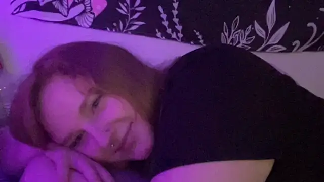 Snapshot of thickgingergoddess chatting on 03.15.25 thickgingergoddess online show from 03.15.25