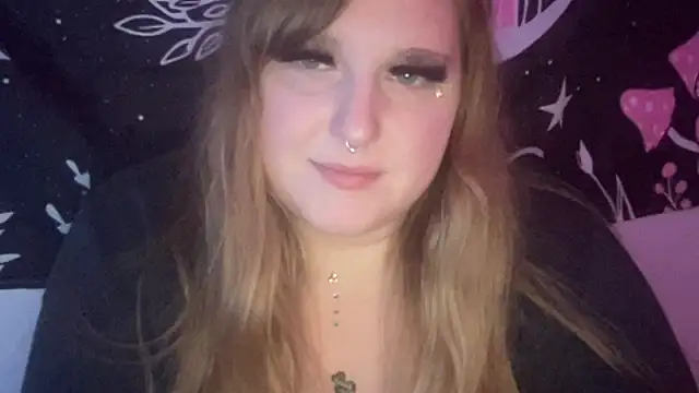 Snapshot of thickgingergoddess chatting on 03.18.25 thickgingergoddess online show from 03.18.25
