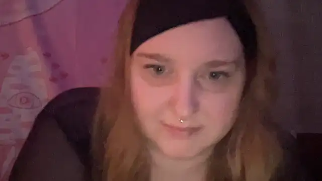 Snapshot of thickgingergoddess chatting on 03.22.25 thickgingergoddess online show from 03.22.25