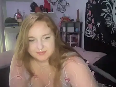 Snapshot of thickgingergoddess chatting on 09.08.25 thickgingergoddess online show from 09.08.25