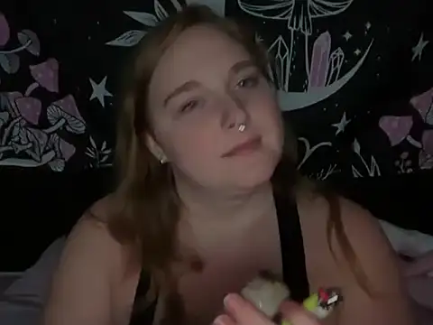 Snapshot of thickgingergoddess chatting on 09.26.25 thickgingergoddess online show from 09.26.25