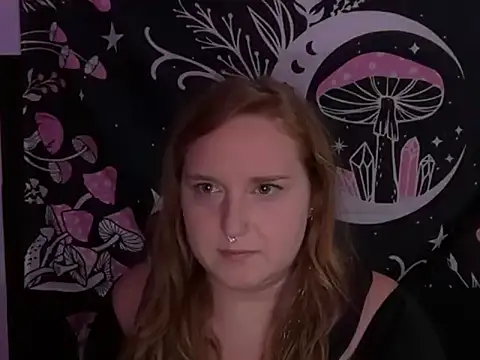 Snapshot of thickgingergoddess chatting on 10.06.25 thickgingergoddess online show from 10.06.25