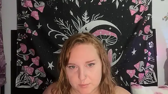 Snapshot of thickgingergoddess chatting on 10.11.25 thickgingergoddess online show from 10.11.25