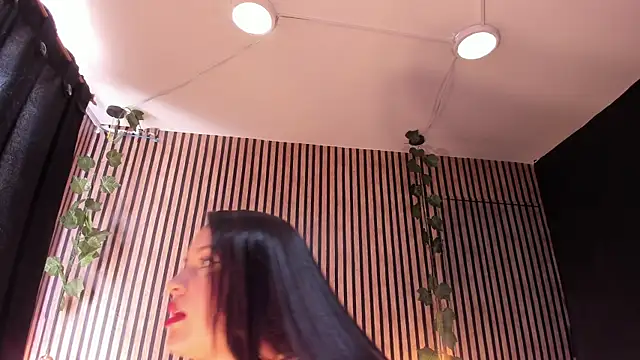 Snapshot of Victoria_Ponce1 chatting on 01.29.25 Victoria Ponce1 online show from 01.29.25