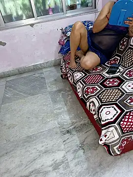 Snapshot of Cute-manisha chatting on 03.08.25 Cute-manisha online show from 03.08.25