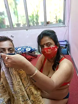 Snapshot of Cute-manisha chatting on 03.11.25 Cute-manisha online show from 03.11.25