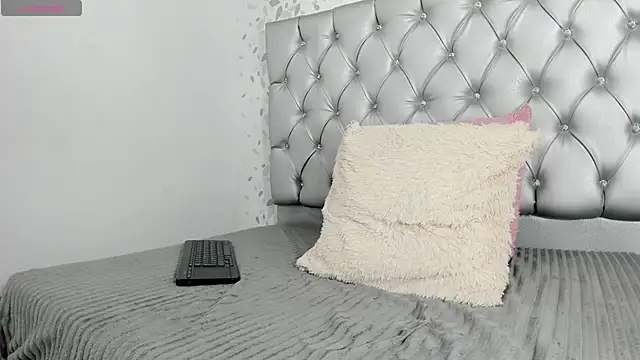 Snapshot of candymery chatting on 02.28.25 candymery online show from 02.28.25