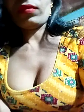 Snapshot of Kajal__Mehra chatting on 03.05.25 Kajal Mehra online show from 03.05.25
