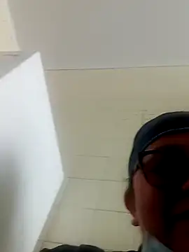 Snapshot of Darly_Gomez chatting on 12.23.24 Darly Gomez online show from 12.23.24