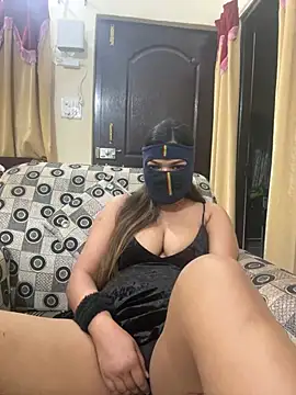 Snapshot of HoneyBearCpl chatting on 02.22.25 HoneyBearCpl online show from 02.22.25