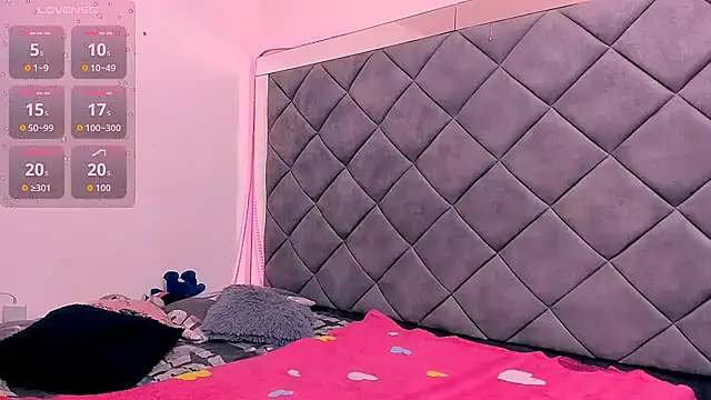 Nellyhills online show from 11.26.25