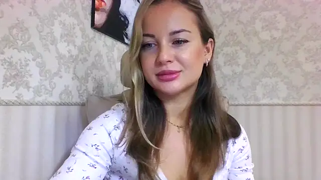 Snapshot of jennifer838 chatting on 10.02.25 jennifer838 online show from 10.02.25